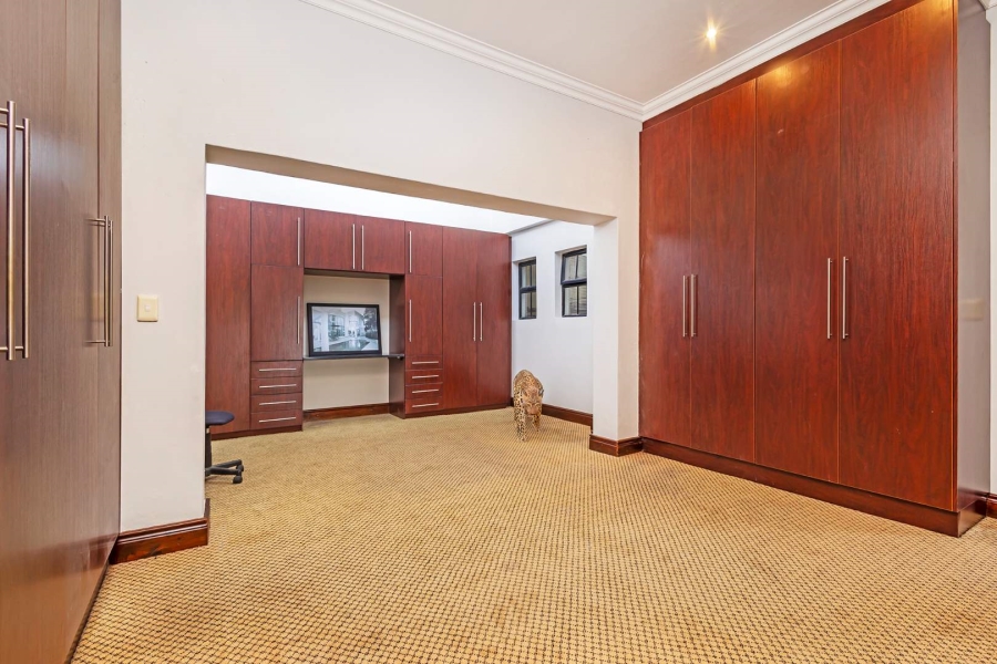 13 Bedroom Property for Sale in Plattekloof Western Cape